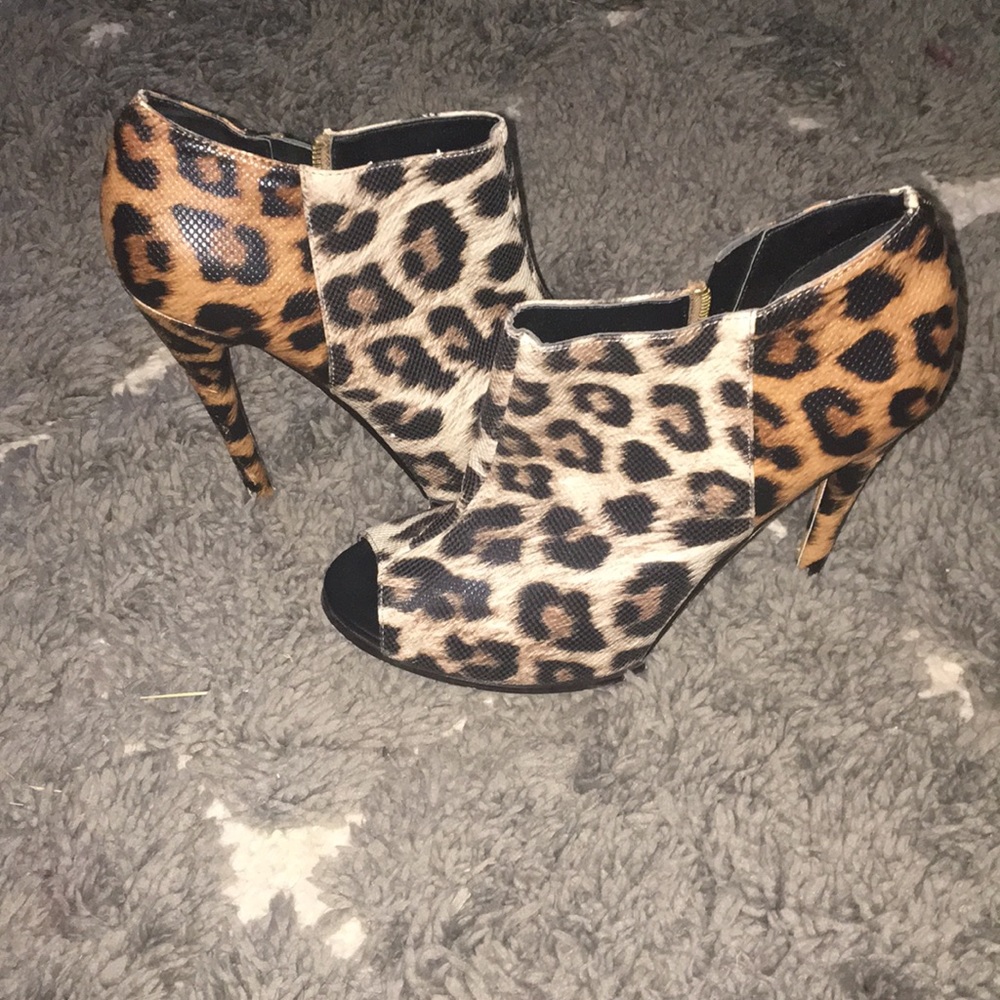 Faux Leather Leopard Print Booties